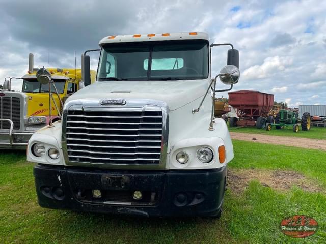 Image of Freightliner ST120 equipment image 1