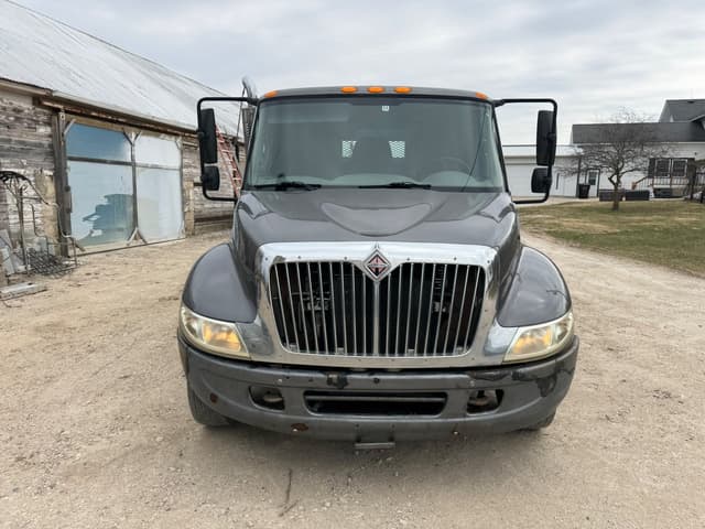 Image of International 4300 equipment image 1