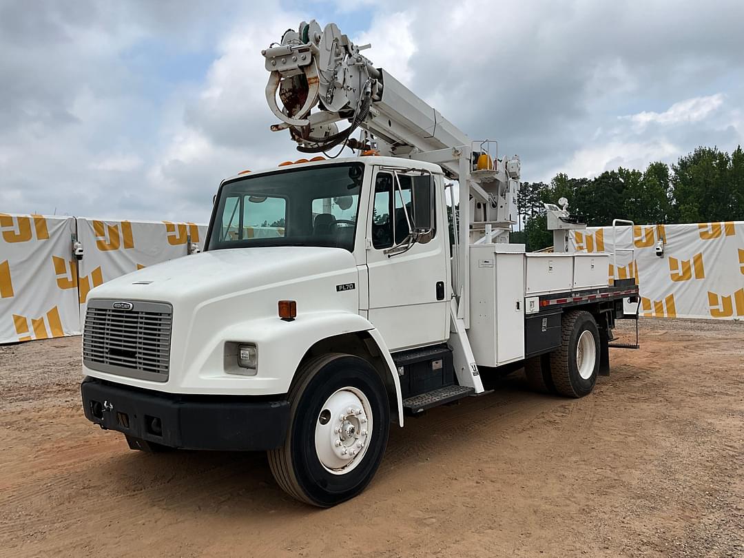 Image of Freightliner FL70 Primary image