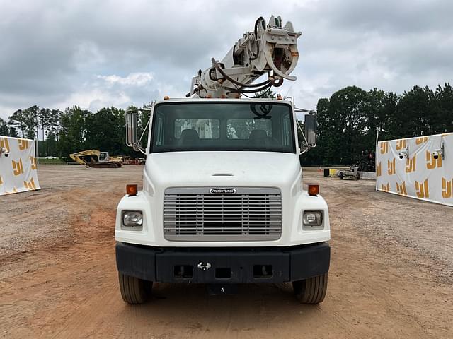 Image of Freightliner FL70 equipment image 1