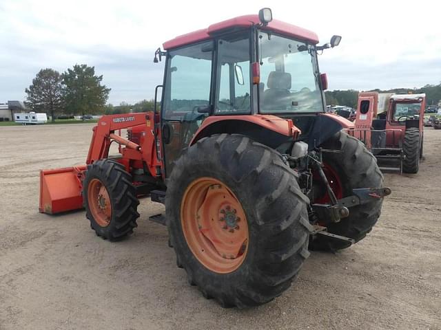 Image of Kubota M9000 equipment image 4