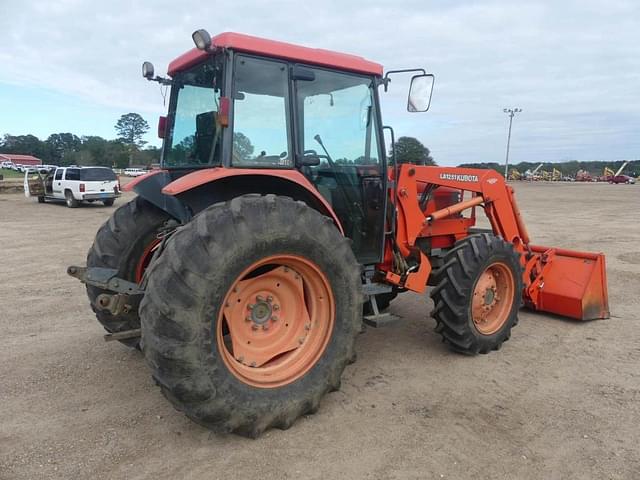 Image of Kubota M9000 equipment image 2