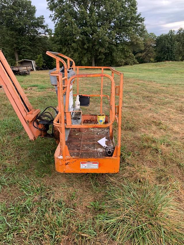 Image of JLG 450A Series II equipment image 2