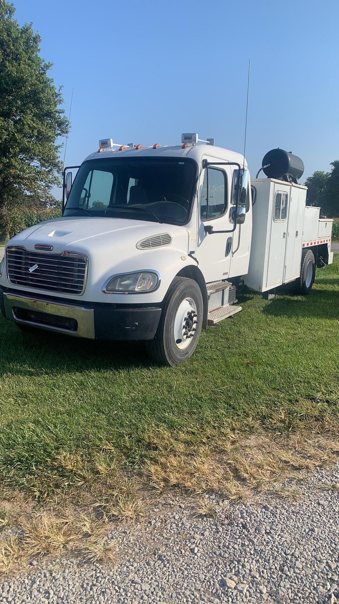 Image of Freightliner M2 106 Primary image