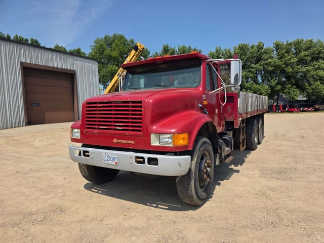 Image of International 4900 equipment image 4