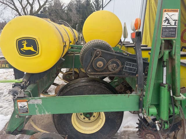 Image of John Deere 7240 equipment image 3