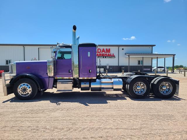 Image of Peterbilt 389 equipment image 4