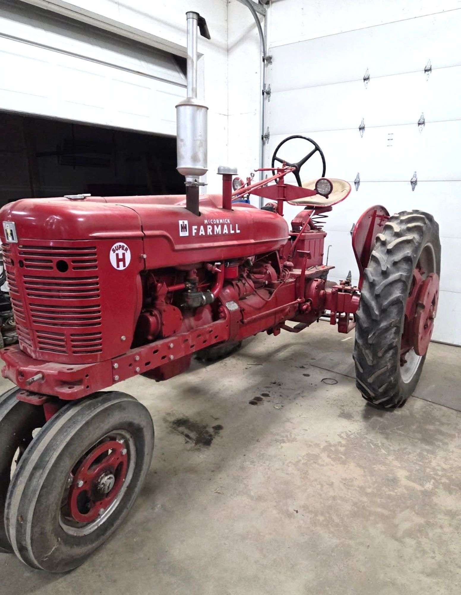 1953 Farmall Super H Equipment Image0