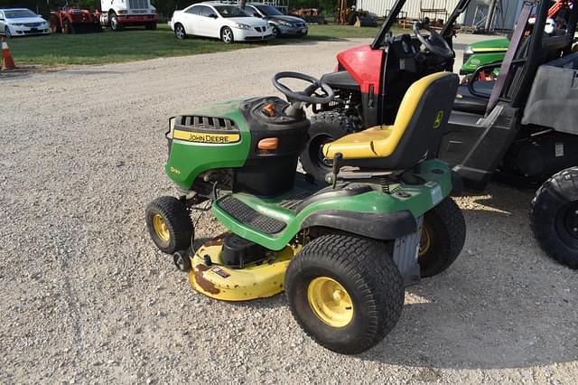 Image of John Deere D130 equipment image 2