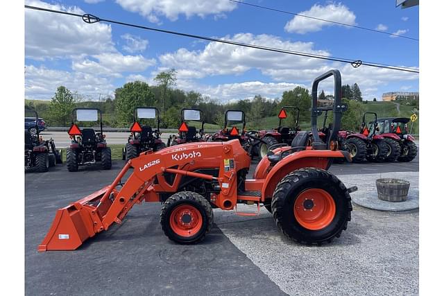 Image of Kubota L3302 equipment image 1