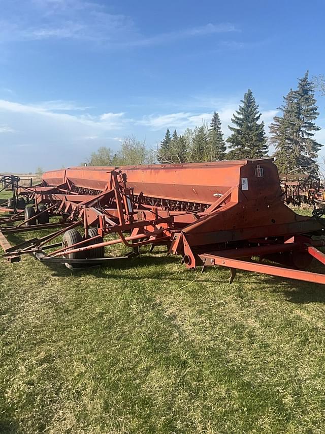 Image of International Harvester 7200 equipment image 1