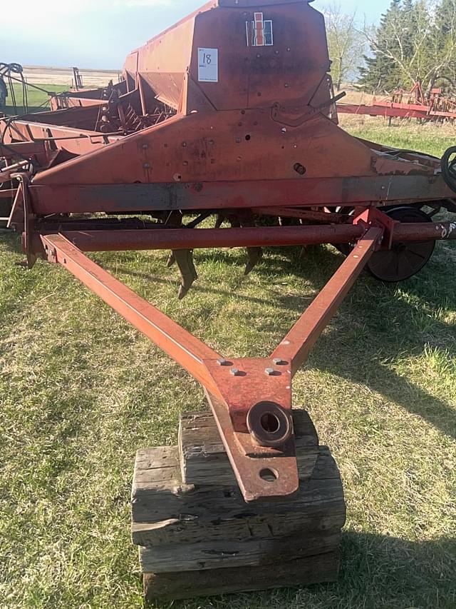 Image of International Harvester 7200 equipment image 4