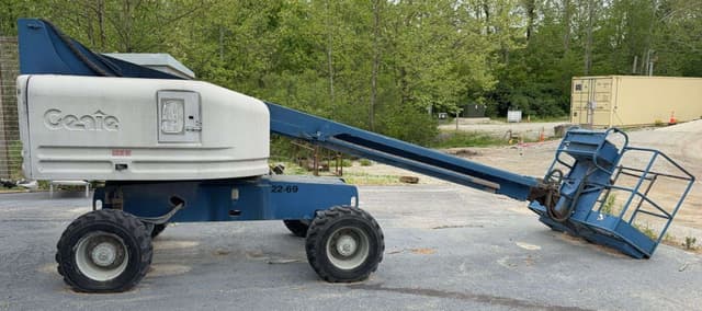 Image of Genie S-40 equipment image 2