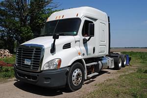 2014 Freightliner Cascadia 113 Image