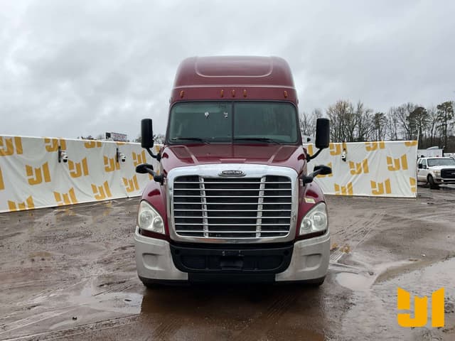 Image of Freightliner Cascadia equipment image 1