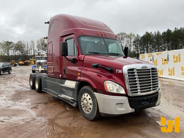 Image of Freightliner Cascadia equipment image 2