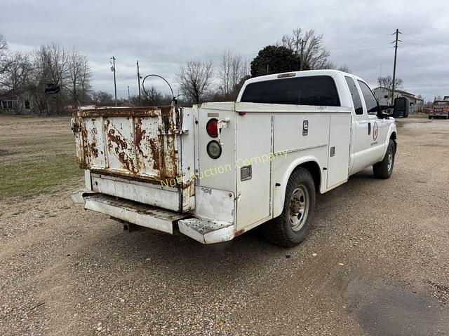 Image of Ford F-250 equipment image 4