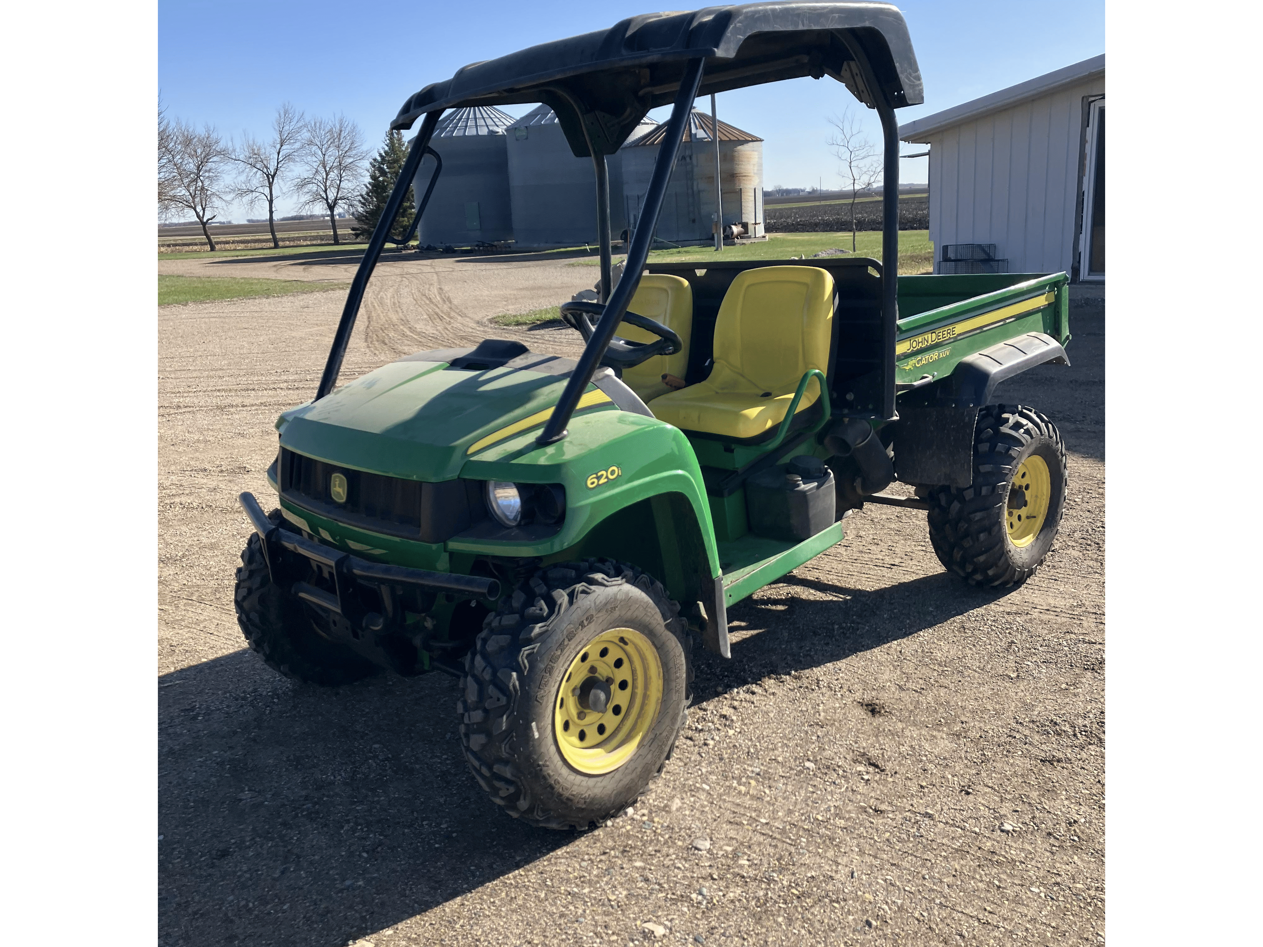 Main image John Deere Gator XUV 620i
