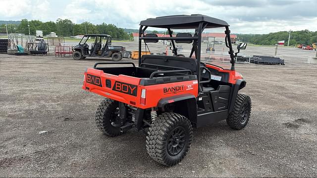 Image of Bad Boy Bandit 750 equipment image 2