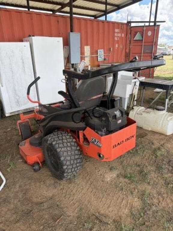 Image of Bad Boy Maverick equipment image 1