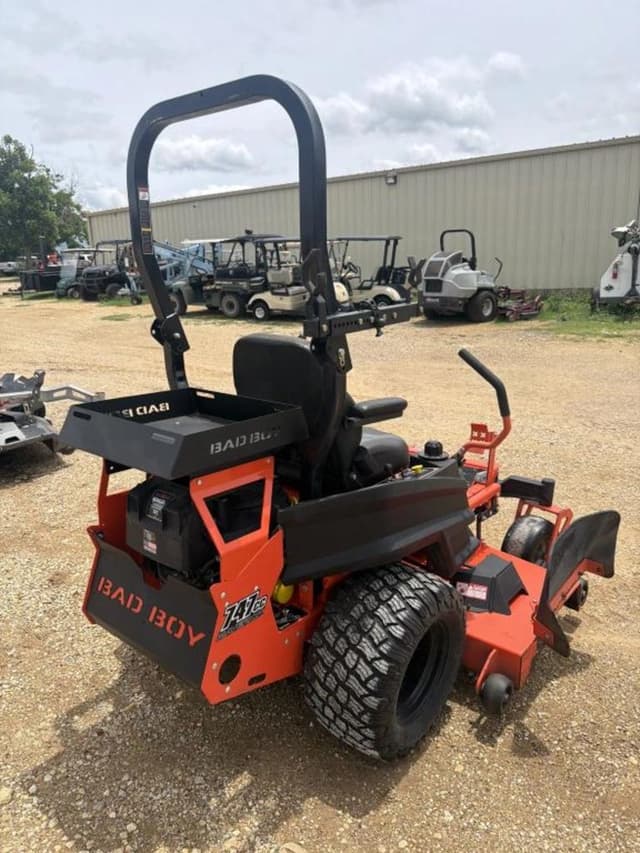 Image of Bad Boy Maverick equipment image 2