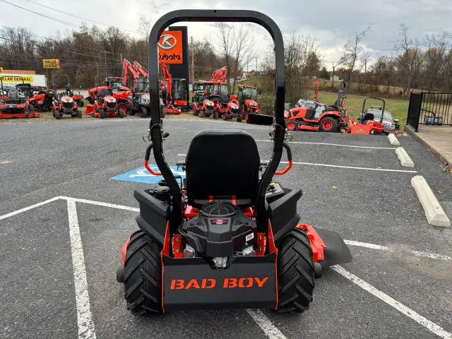 Image of Bad Boy Maverick equipment image 3