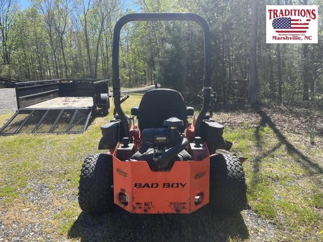 Image of Bad Boy Outlaw equipment image 4