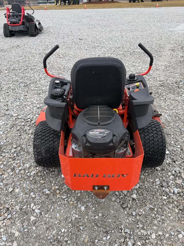 Image of Bad Boy ZT Avenger equipment image 3