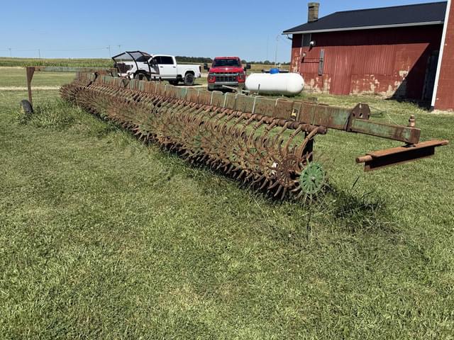 Image of John Deere 400 equipment image 3