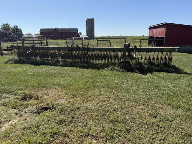 Image of John Deere 400 equipment image 1
