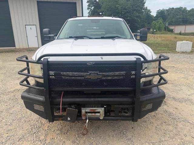 Image of Chevrolet 3500 equipment image 4