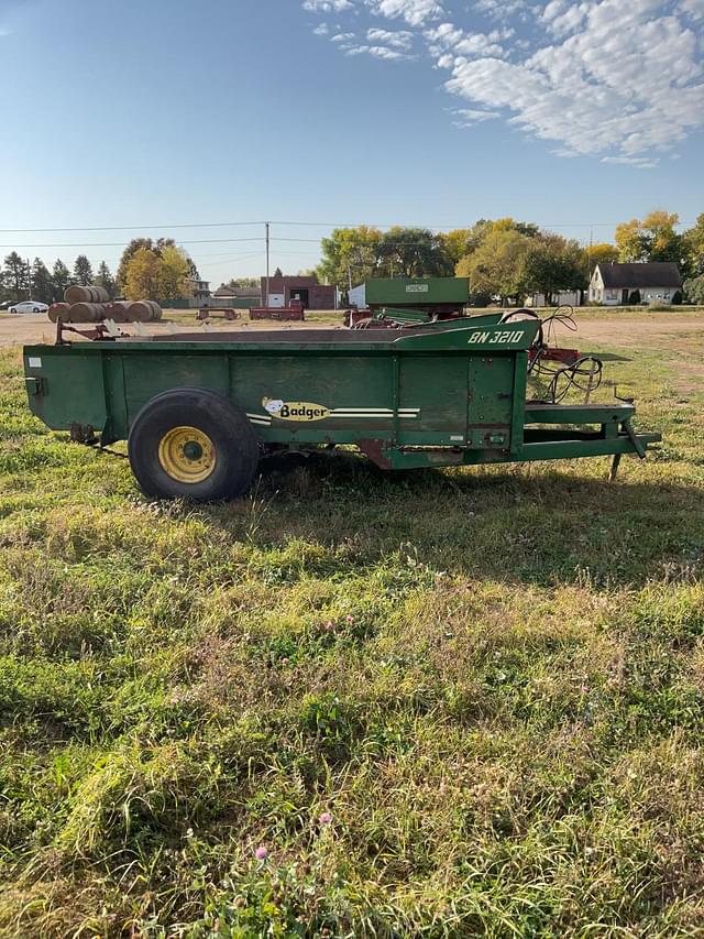 Image of Badger BN3210 equipment image 1