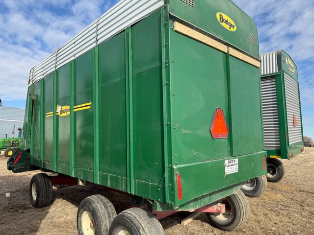 Image of Badger 1050 equipment image 1