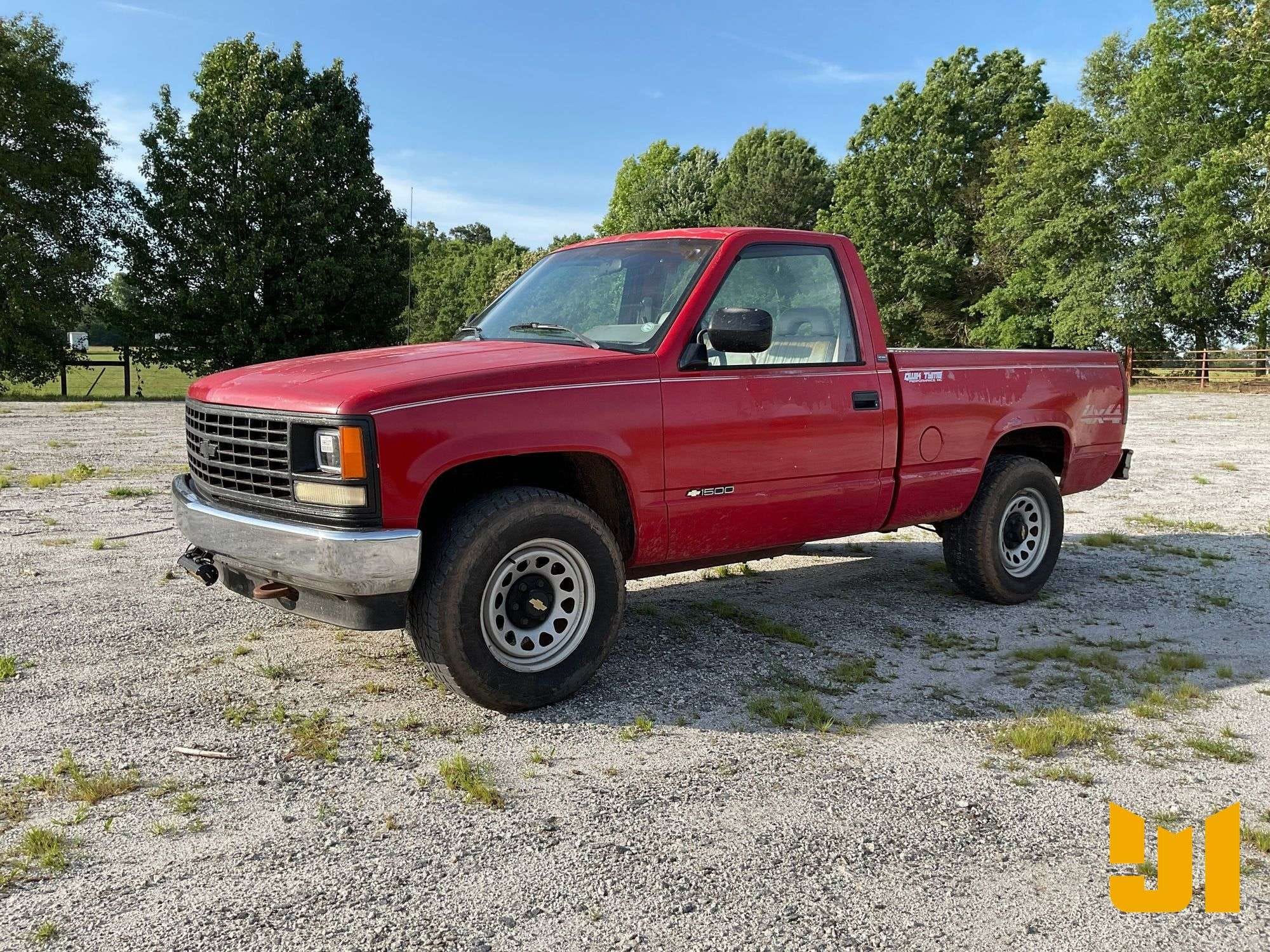 1992 Chevrolet 1500 Equipment Image0