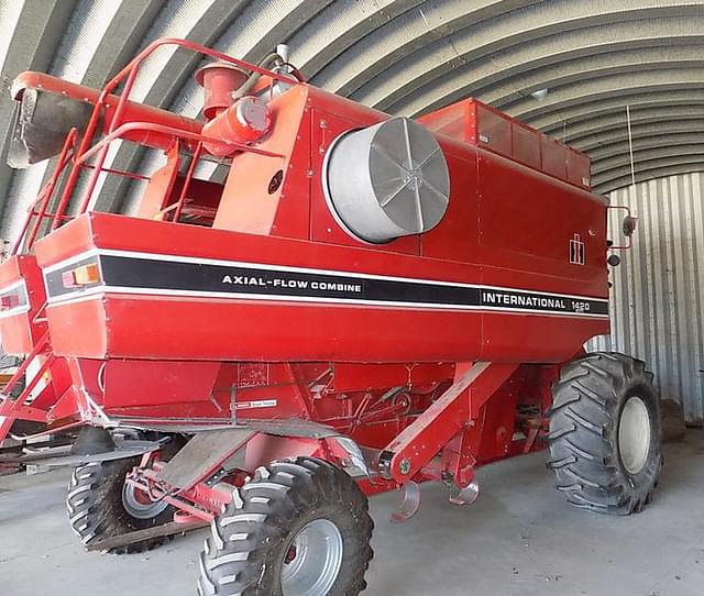 Image of International Harvester 1420 equipment image 1