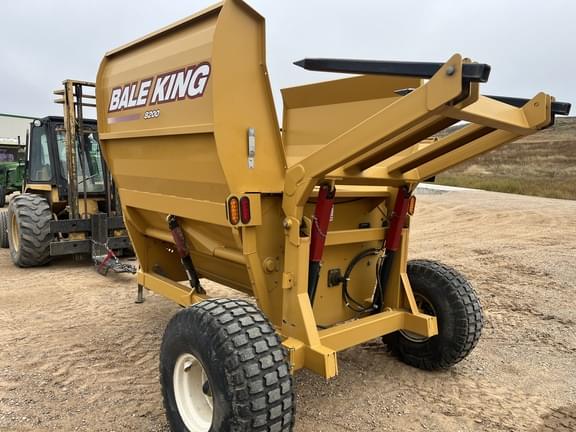 Image of Bale King 8200 equipment image 3
