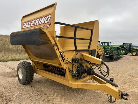 Image of Bale King 8200 equipment image 1