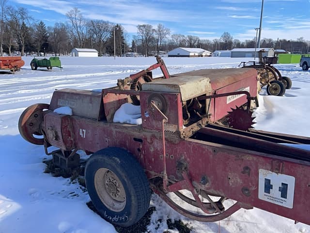 Image of McCormick Intl 47 equipment image 3