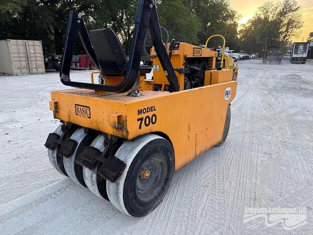 Image of Basic 700 equipment image 4