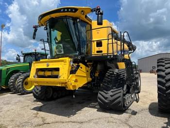 2023 New Holland CR10.90 Equipment Image0
