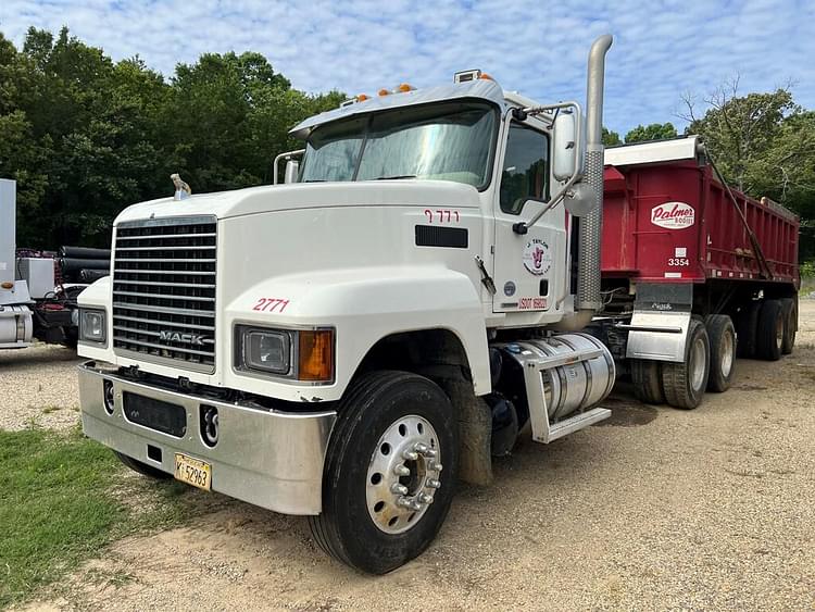2019 Mack Pinnacle Equipment Image0