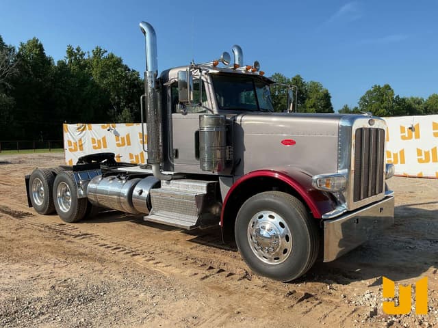 Image of Peterbilt 389 equipment image 2
