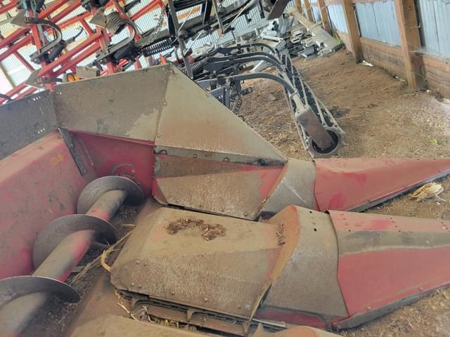 Image of Case IH 1063 equipment image 4