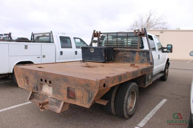 Image of Ford F-350 equipment image 2