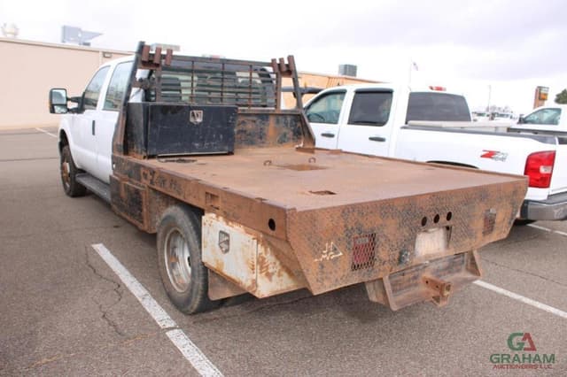 Image of Ford F-350 equipment image 3