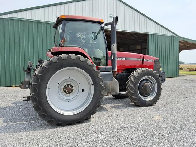 Image of Case IH MX240 equipment image 2