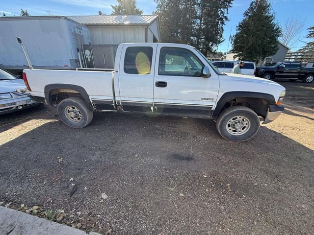 Image of Chevrolet 2500 equipment image 4