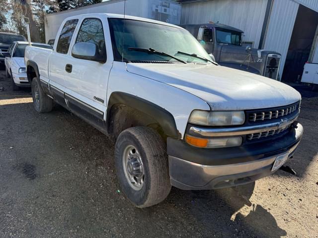 Image of Chevrolet 2500 equipment image 3