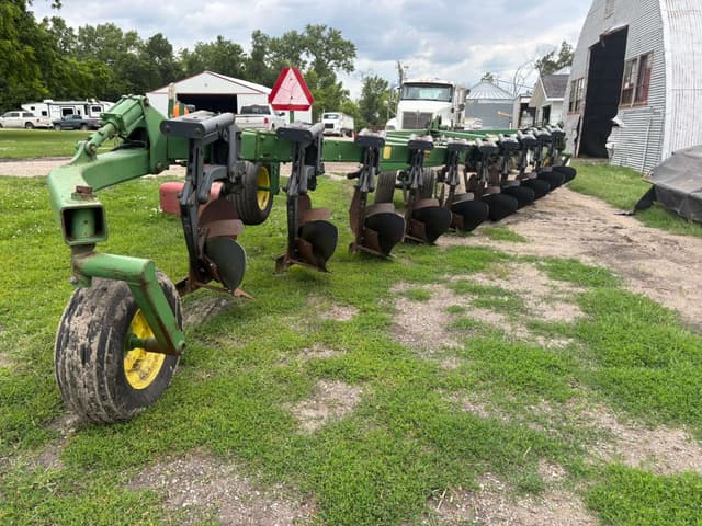 Image of John Deere 3700 equipment image 2