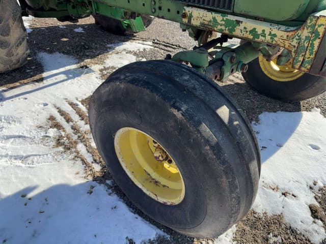 Image of John Deere 4010 equipment image 4